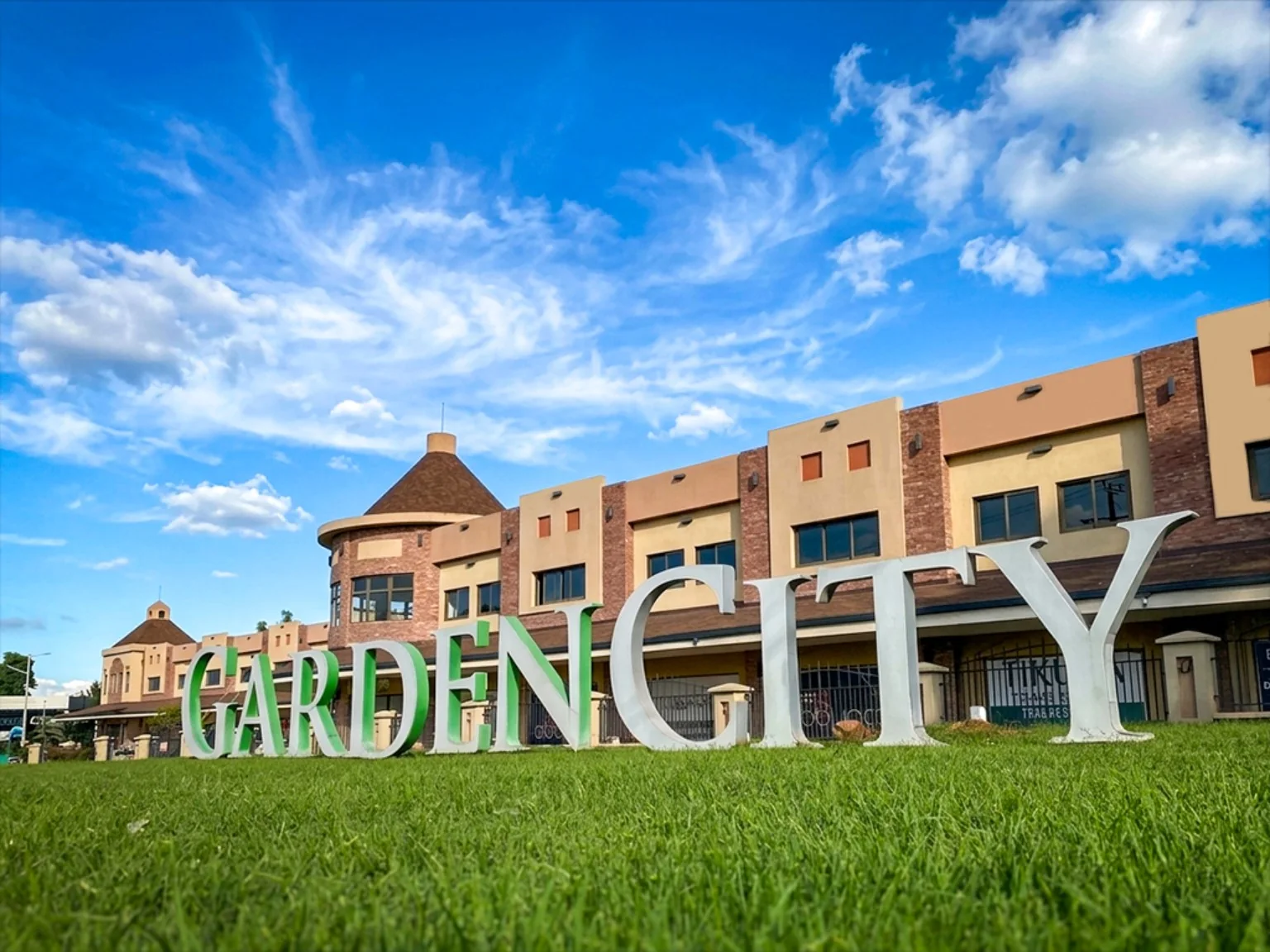 Garden City frontage